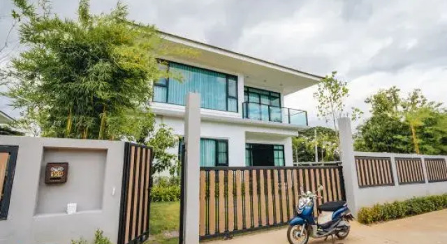 Madami 2Chiang Mai City Pool Villa, Забронировать Вилла Коттеджи Чиангмай, рядом с Wiang Kum Kam, Коттедж