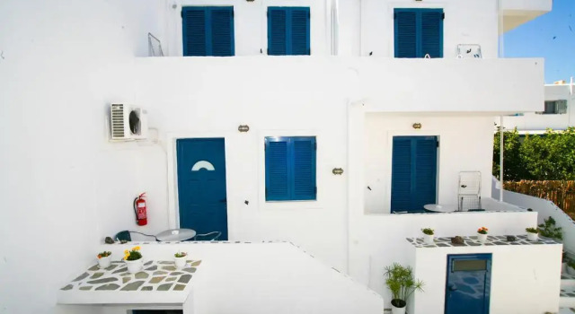Gorgona Studios, Rezerwuj Hotel Livádion Serifos
