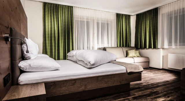Pension Tuxerhof, Prenota Hotel Rohr 