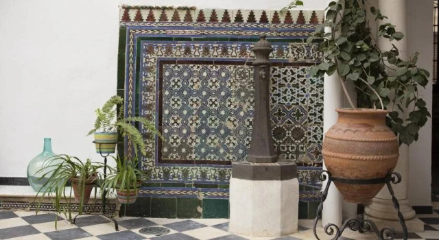Hostal Palacio del Corregidor, Забронировать Отель Отели Кордовы с парковкой, рядом с Театр Tablao Cardenal, Парковка