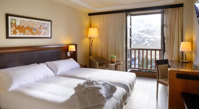 Трёхместный номер Standard с видом на горы Hotel Snö Aragón Hills