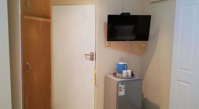 Asorock Villa Guesthouse, Забронировать Вилла Коттеджи Дурбана, рядом с Life Entabeni Hospital, Коттедж