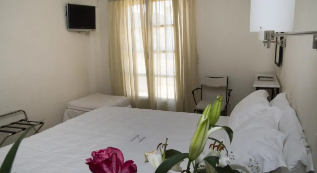 Mimoza, Prenota Hotel Spetses Isole Saroniche