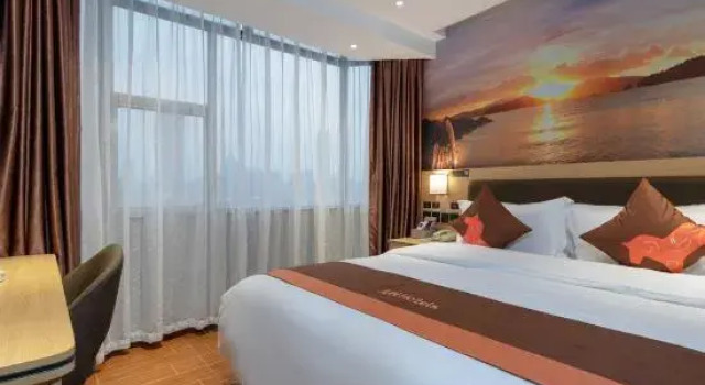 Люкс Business Xinyi Selection Hotel (Shenzhen Dongmen Store)