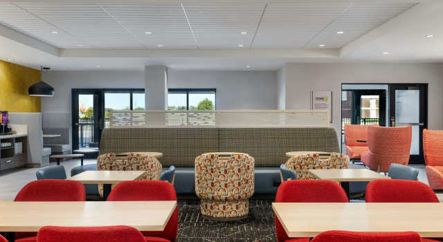 Home2 Suites By Hilton Altoona Des Moines, Varaa Hotelli Hotellit Iowa uima-altaalla, Uima-allas