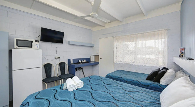 Moore Park Beach Inn, Book Motel  
