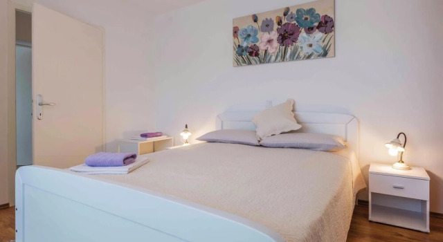 Amazing Home in Manjadvorci With Wifi and 4 Bedrooms, Book Hotel Hoteller i Hreljici med pool, Swimmingpool