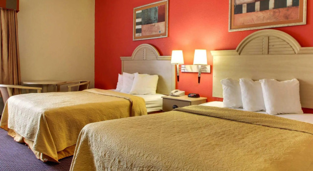 Четырёхместный номер Standard Quality Inn & Suites Hattiesburg North