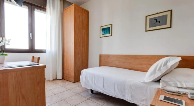 Одноместный номер Standard Hotel Piccadilly