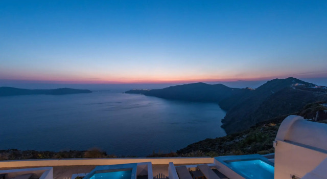 Люкс с джакузи Grand Gizis Cliffside Suites