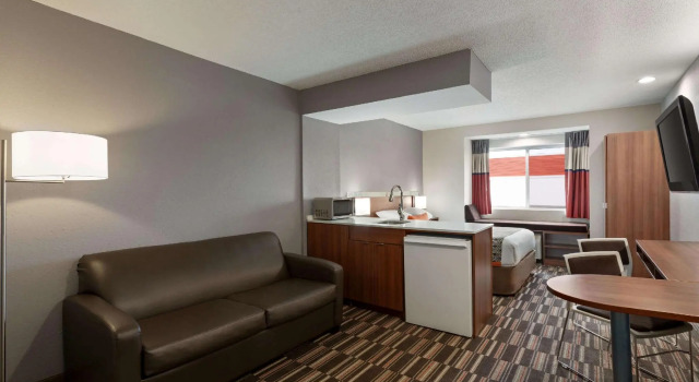 Двухместный люкс Microtel Inn & Suites by Wyndham