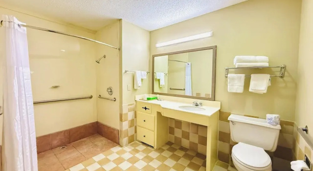 Номер Standard Travelodge by Wyndham Thomasville AL