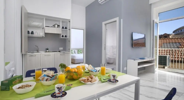 Amore Rentals - Appartamento Max 2 in Piazza Tasso, Забронировать Апартаменты/квартира Апартаменты Сорренто, рядом с Sedile Dominova, Апартаменты/квартира