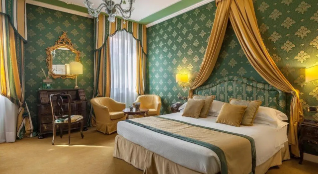 Двухместный номер Superior с видом на канал Hotel Ca dei Conti