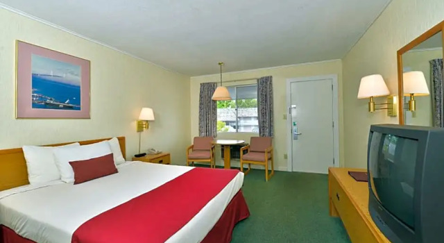 Номер Deluxe Travelodge by Wyndham Mackinaw City