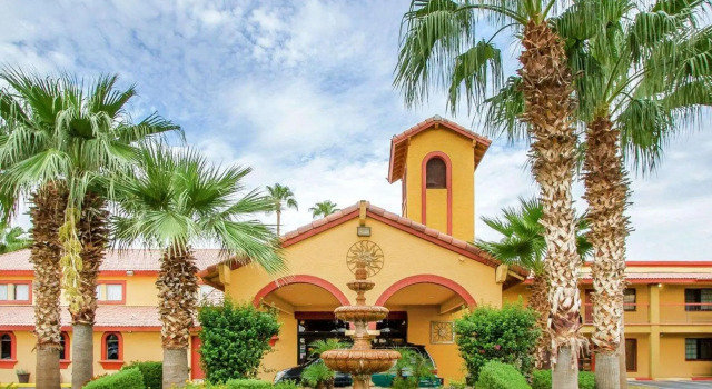 Кровать в общем номере Quality Inn & Suites Goodyear - Phoenix West