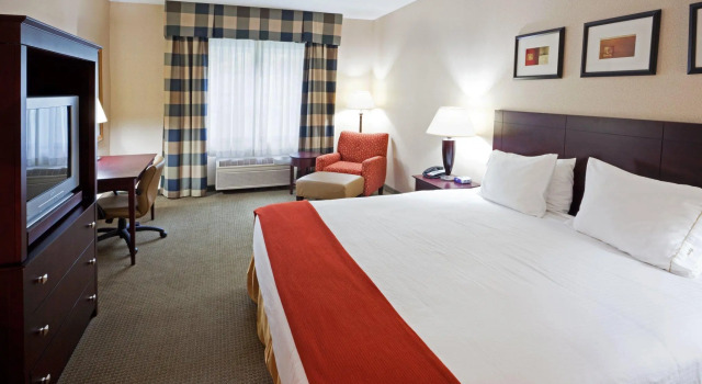Двухместный номер Standard Holiday Inn Express Hotel & Suites Freeport by IHG