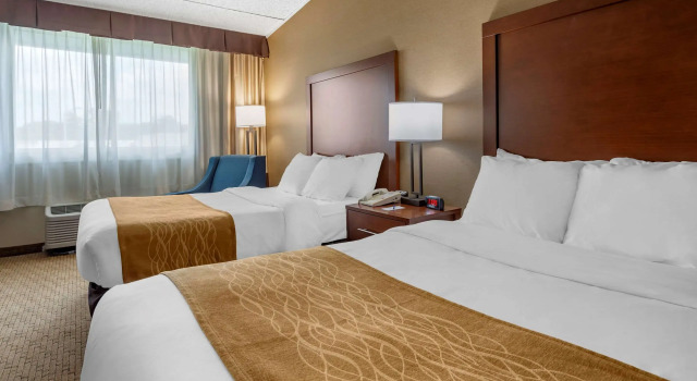 Четырёхместный номер Standard Comfort Inn Lancaster County North