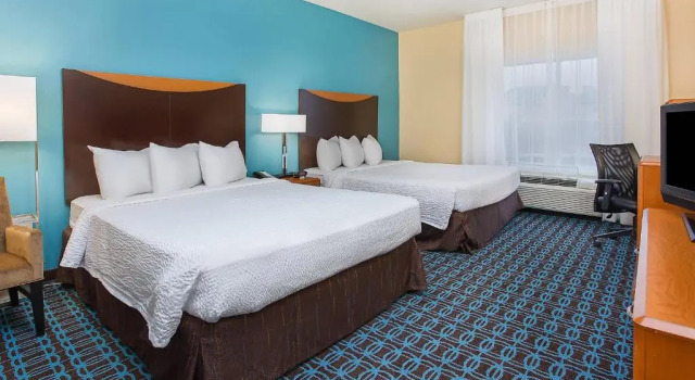 Двухместный люкс Fairfield Inn & Suites by Marriott Louisville East