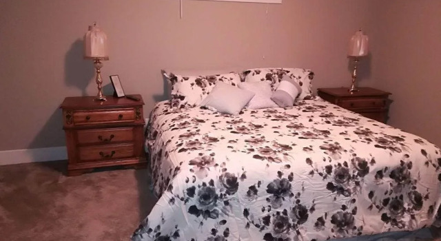 McConachie Luxury Inn