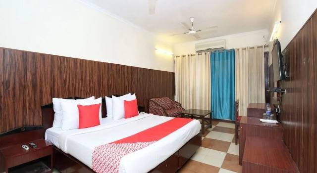 OYO 2690 Hotel Oscar Regency, Rezerwuj Hotel Panchkula Delhi