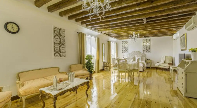 Апартаменты с красивым видом из окна Oriente Palace Apartments