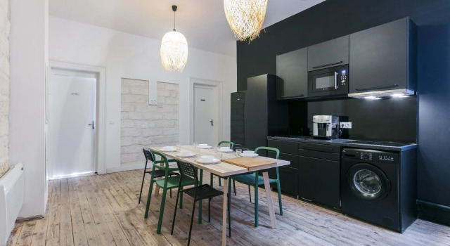 Cœur Urbain Bedrooms – Gare Saint Roch II, Забронировать Отель Отели Монпелье 3 звезды, рядом с Торговая палата Hôtel Saint-Côme, 3*