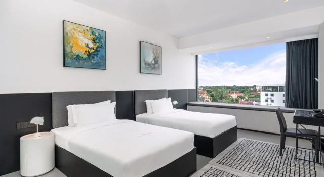 One Riviera Hotel and Residences, Rezerwuj Hotel Hotele w Prowincja Wientian z basenem, Basen