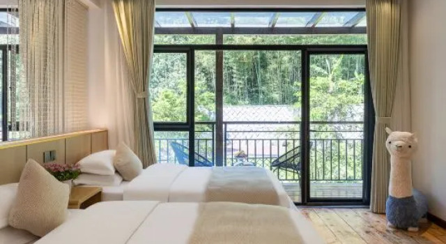 Семейный люкс с видом на горы Moganshan Yufei Chinese Inn (Xiantan Village Scenic Area)