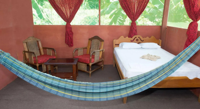 Maniti Expeditions Eco-Lodge, Забронировать Отель Отели в центре Икитос, в центре