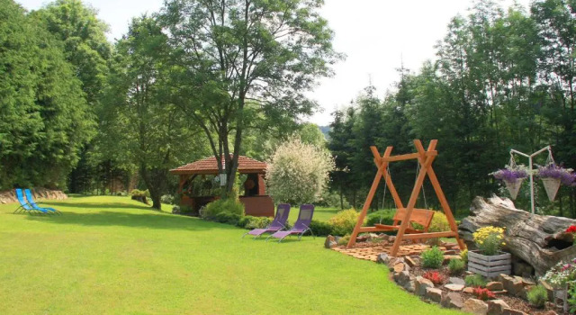 Leśny Dwór Bieszczady, Rezervați Hotel Ustrzyki Dolne 