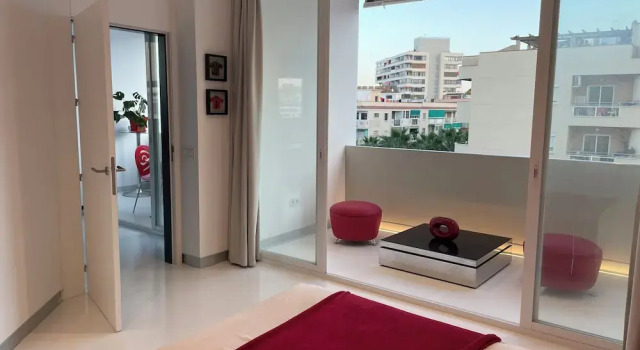 LAHOLA Glam Suites, Забронировать Отель Отели и гостиницы Торремолинос, рядом с Пляж Ла-Кариуэла, Отель