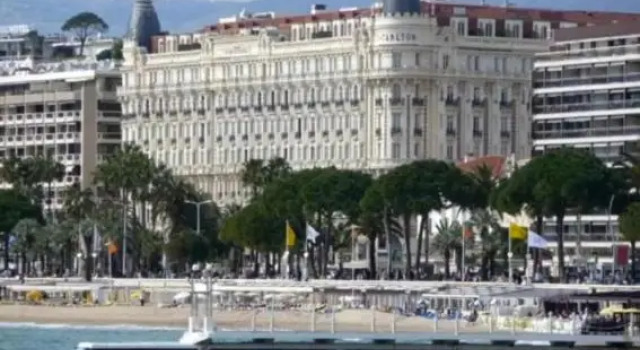 APPART CANNES, Забронировать Отель Отели Канн 3 звезды, рядом с Церковь Нотр-Дам-д'Эсперанс, 3*