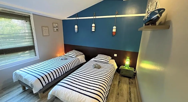 Lescale au Port Miniature de Saint Savinien, Book Hotel Le Mung Charente-Maritime