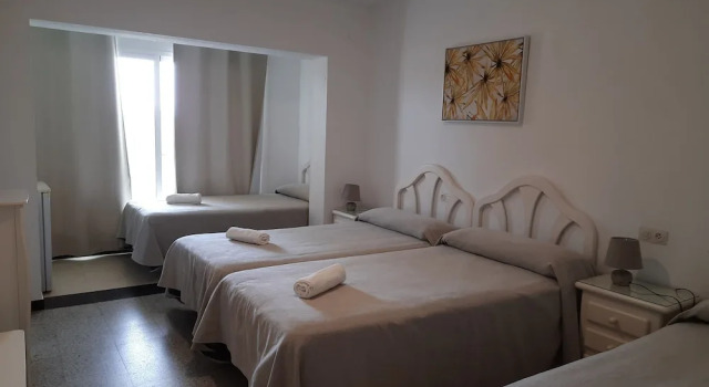 Четырёхместный семейный номер Standard с видом на реку Hotel Riomar