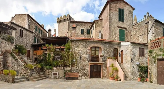 VILLA in TUSCAN MAREMMA. SEA&COUNTRYSIDE CAPALBIO Holiday home 8 BestS, Varaa Villa Hotellit Capalbio pysäköinnillä, Pysäköinti