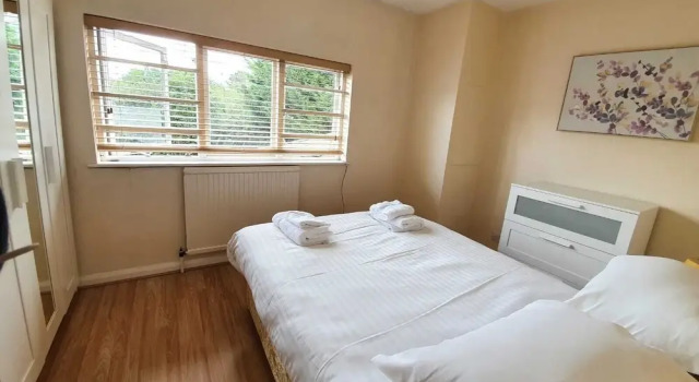 BookedUK - Serene Apartment in Roydon, Varaa Huoneisto Asunnot kohteessa Merseyside, Huoneisto