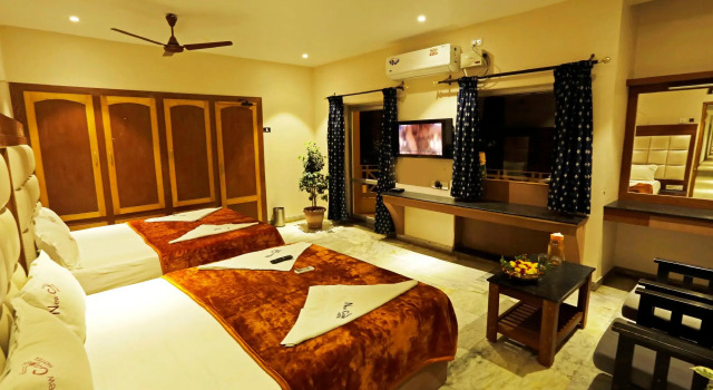 Четырёхместный номер Deluxe New Cape Hotel