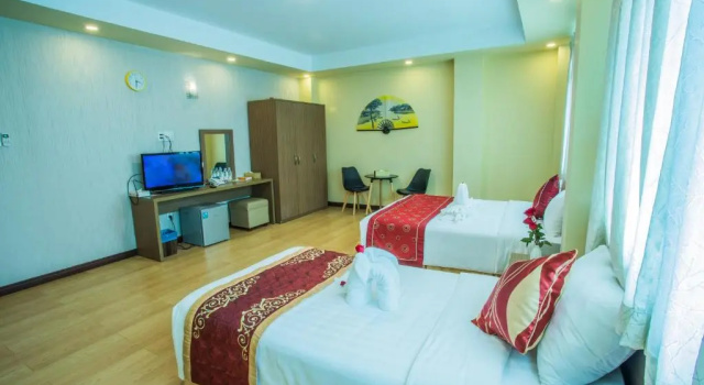 Люкс Golden Gate China Town Hotel