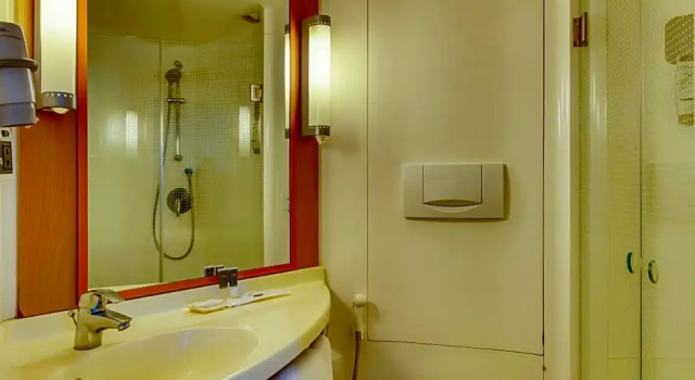 Номер Deluxe ibis Bengaluru Outer Ring Road