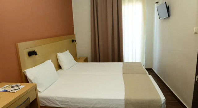 Четырёхместный номер Standard Ionion Hotel