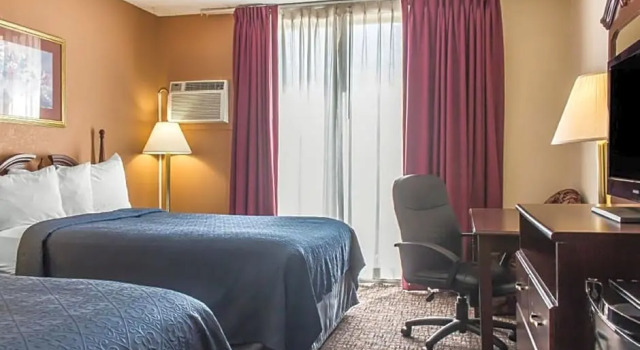 Люкс Quality Inn Stroudsburg