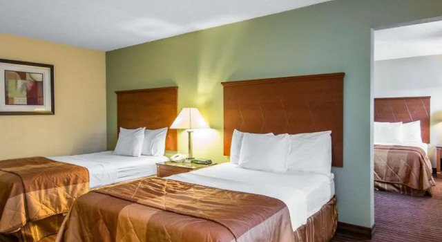 Шестиместный люкс MainStay Suites Williamsburg Historic Area