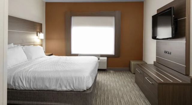 Двухместный номер Standard Цокольный этаж Holiday Inn Express & Suites Interstate 90 by IHG