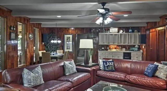 Waterfront Listing - 3 Bedroom 3 Bath on Secluded Private Cove,great Location