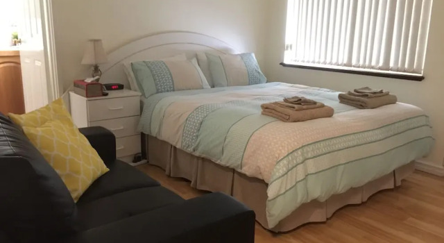 The Royal Dolphin B&B in Safety Bay, Prenota Bed & breakfast Rockingham Perth Region