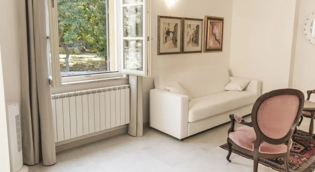 Numero 12 Salotto Rosa 44, Забронировать Отель Сиена Siena Area, рядом с Национальный музей этрусской археологии