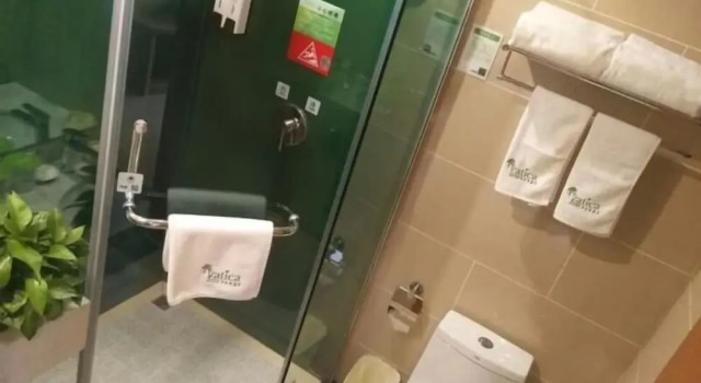Семейный номер Standard Vatica Qingdao Licang Xiazhuang Hexie Plaza Hotel
