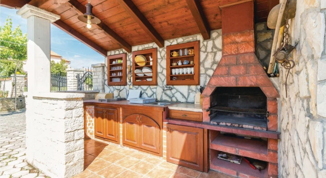 Amazing Apartment in Banjole With 1 Bedrooms, Wifi and Outdoor Swimming Pool
