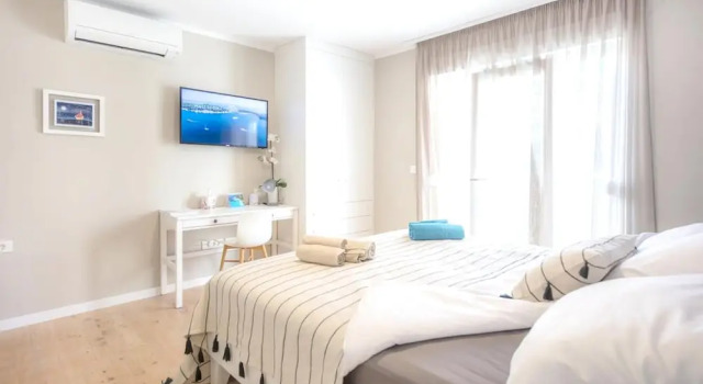 Apartment With one Bedroom in Mali Lošinj, With Wonderful sea View, Furnished Terrace and Wifi - Near the Beach, Забронировать Апартаменты/квартира Апартаменты Мали-Лошиня, рядом с Пляж Чикат Дог, Апартаменты/квартира